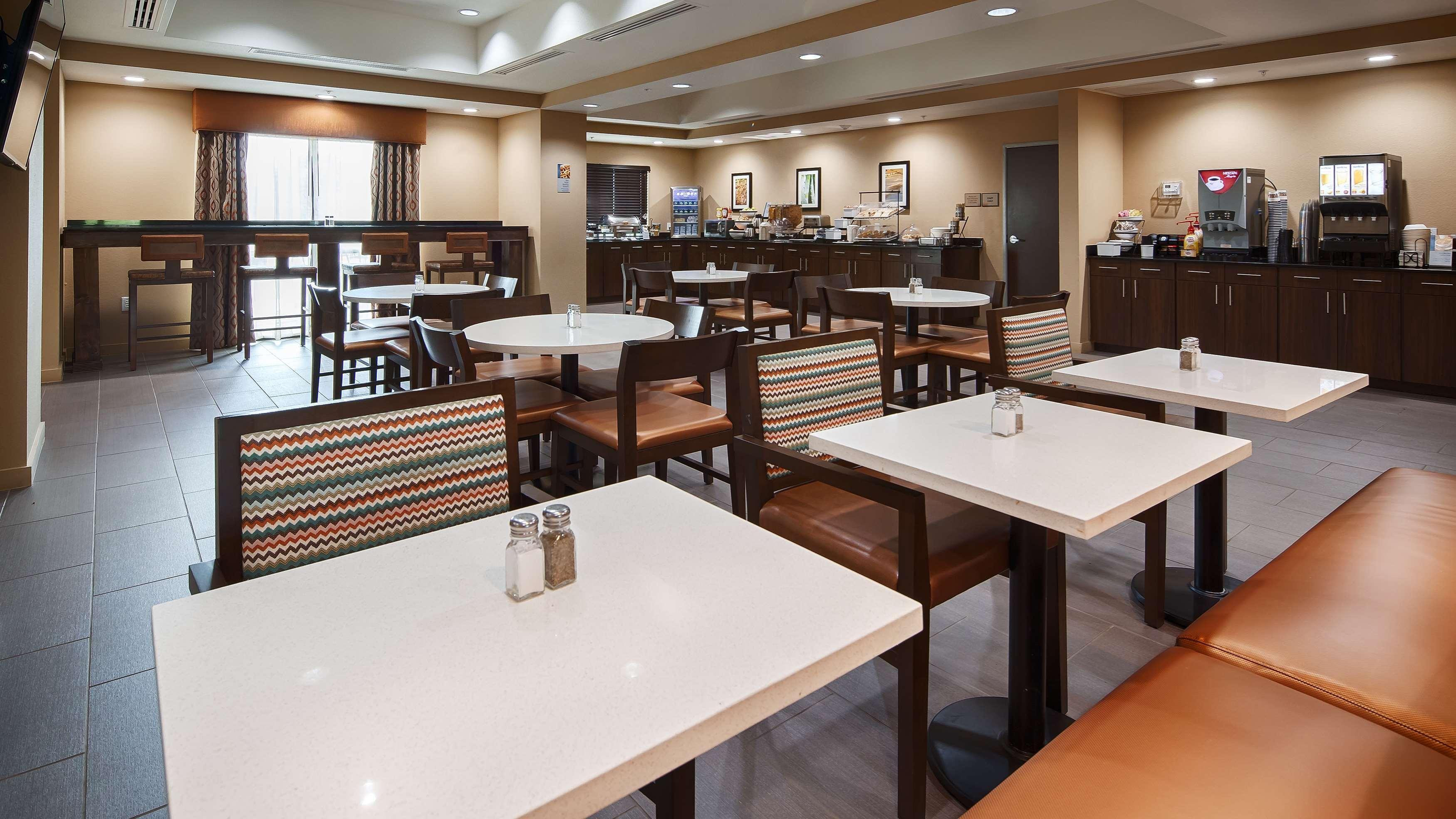 Best Western Plus Elmendorf Hotel San Antonio Hotel Εξωτερικό φωτογραφία
