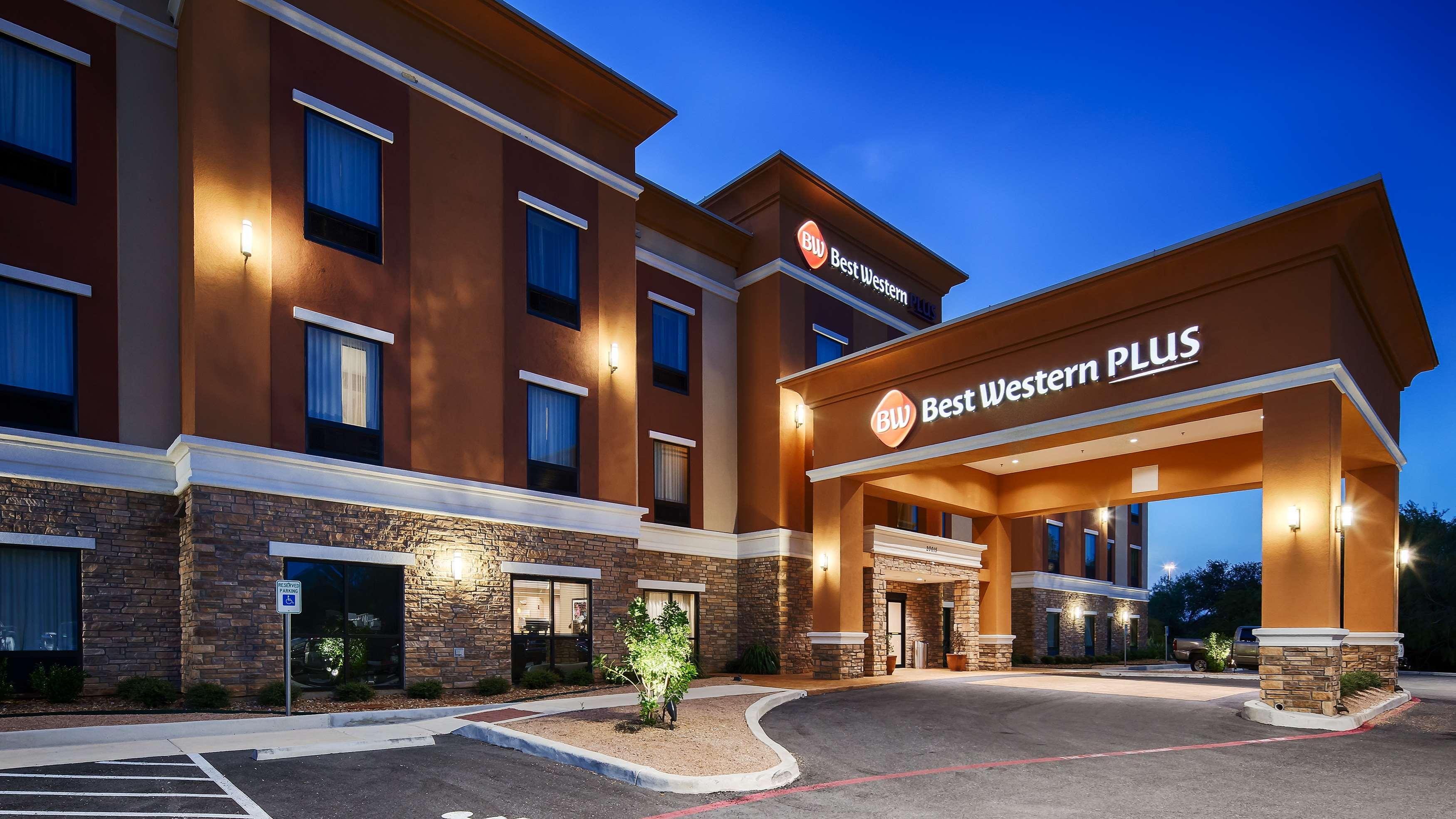 Best Western Plus Elmendorf Hotel San Antonio Hotel Εξωτερικό φωτογραφία