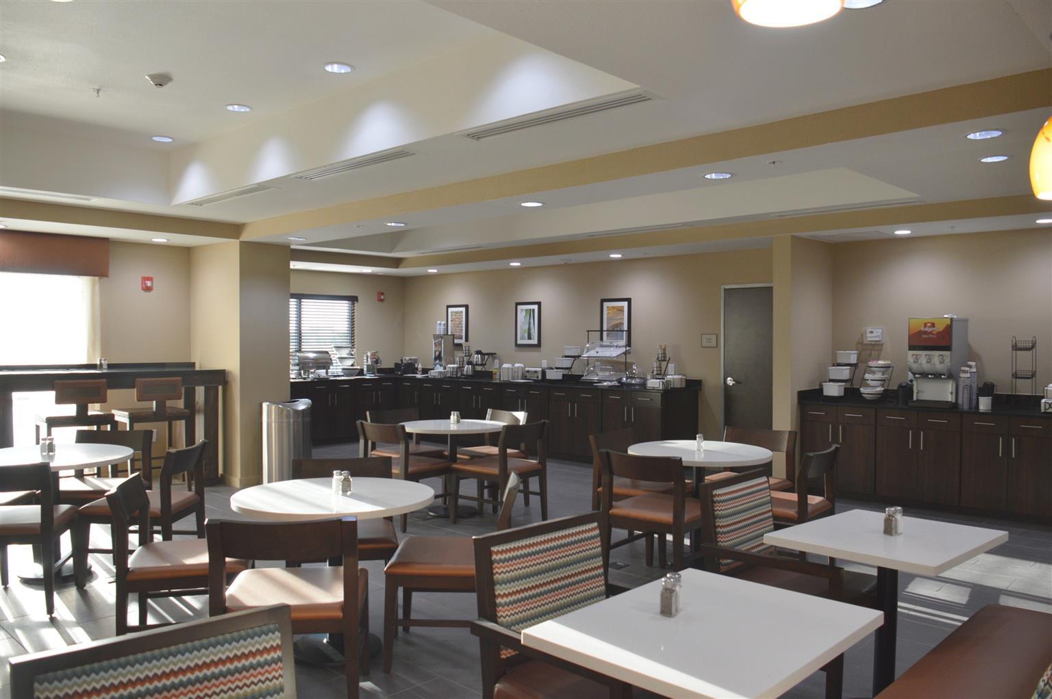 Best Western Plus Elmendorf Hotel San Antonio Hotel Εξωτερικό φωτογραφία